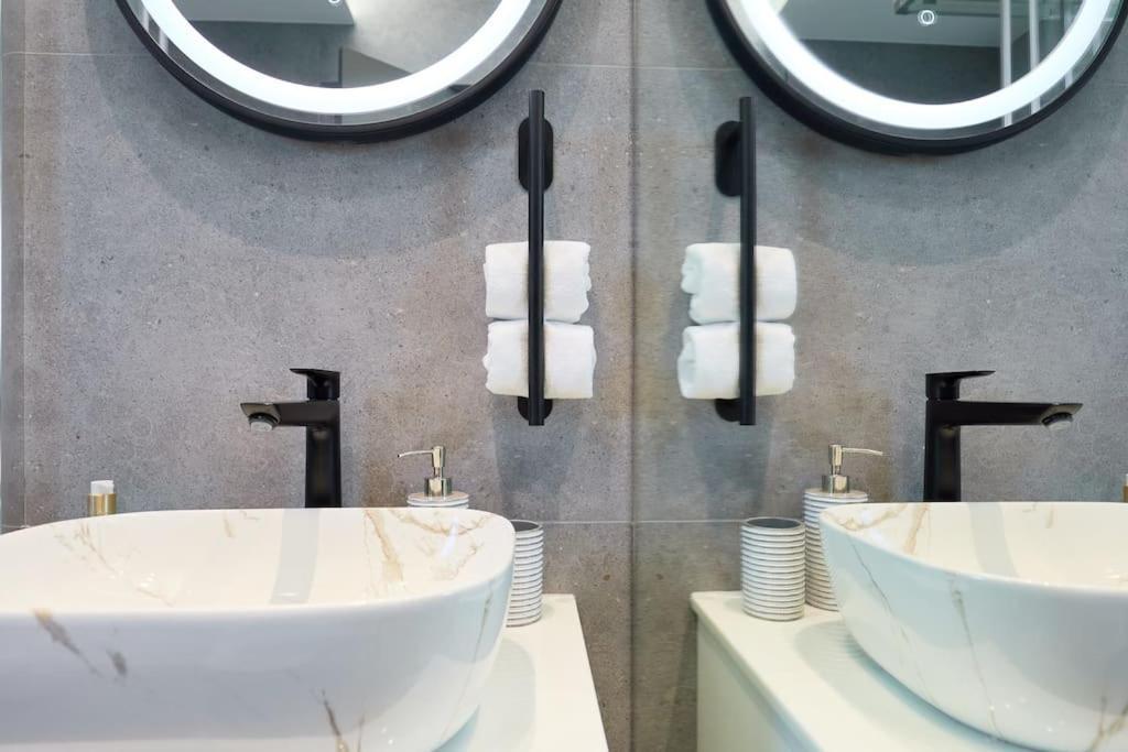 New & Stunning Views In Luxury 5* Divona Apartmán
