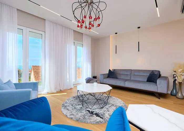 New & Stunning Views In Luxury 5* Divona Apartment