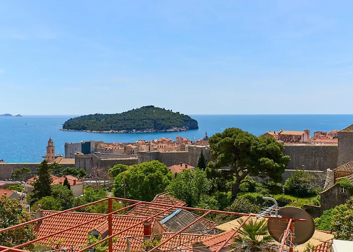 New & Stunning Views In Luxury 5* Divona Apartment