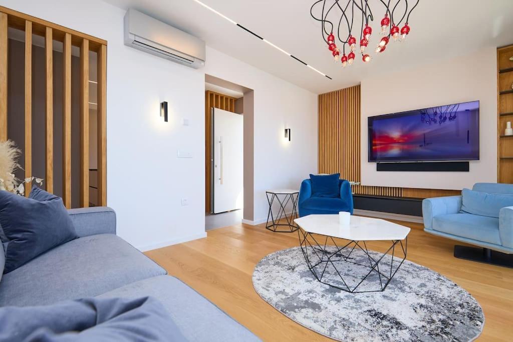 New & Stunning Views In Luxury 5* Divona Apartment *