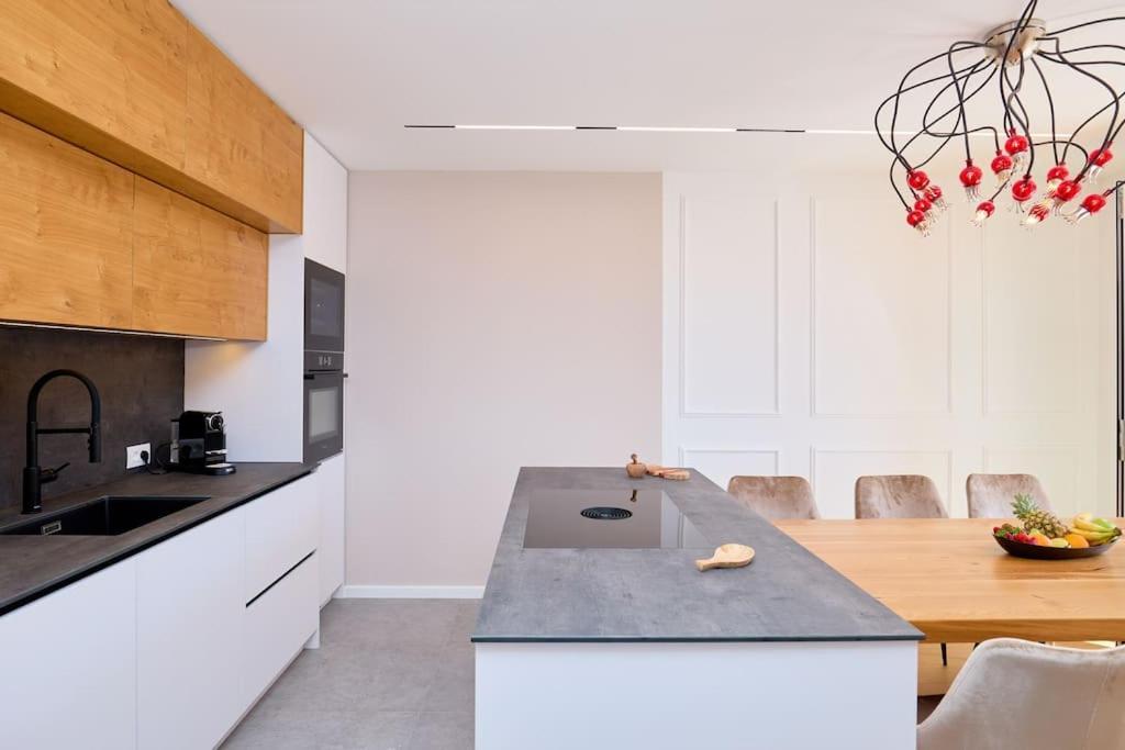 New & Stunning Views In Luxury 5* Divona Apartment Dubrovnik