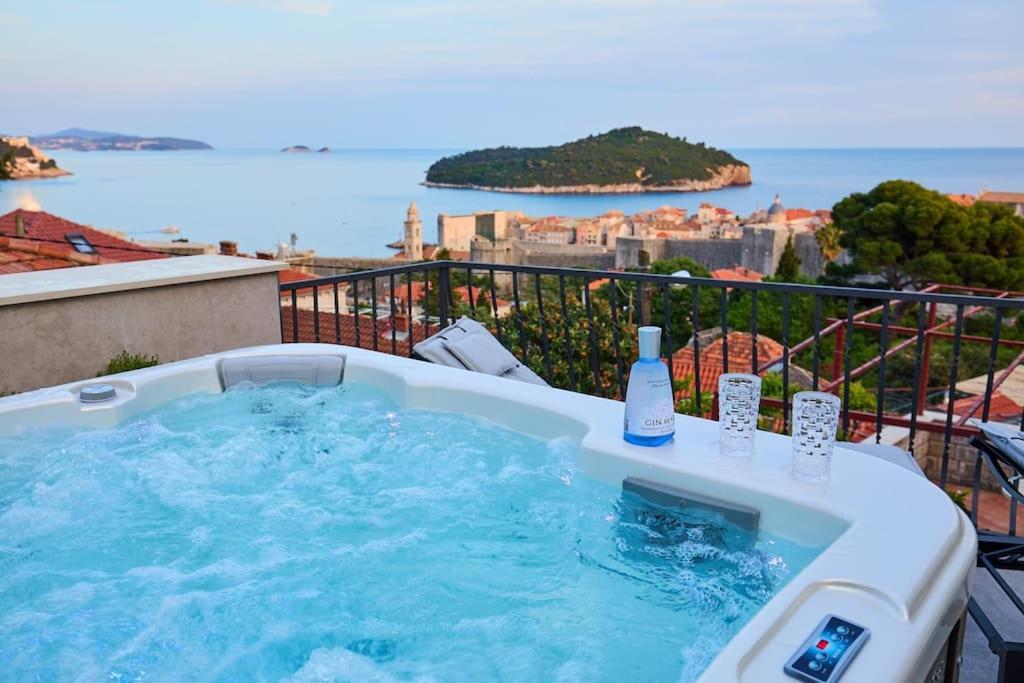 Apartment New & Stunning Views In Luxury 5* Divona