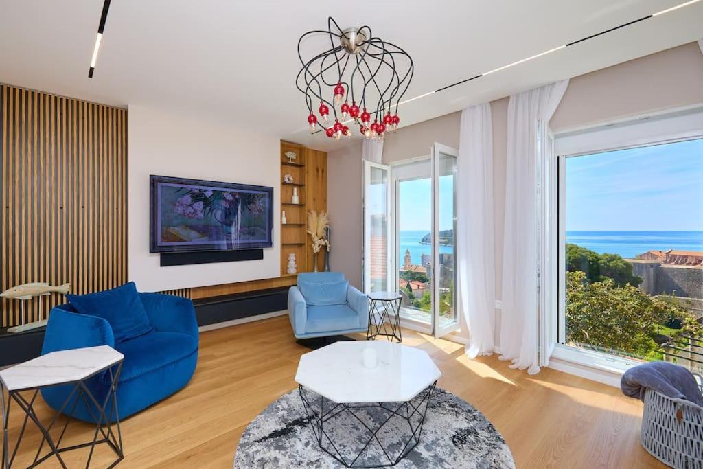 New & Stunning Views In Luxury 5* Divona Apartment